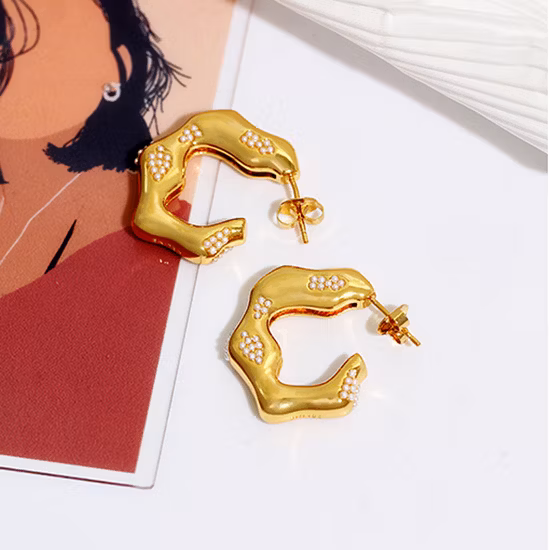 3D Pearl Irregular Wave Three-Dimensional C-Shaped Earrings